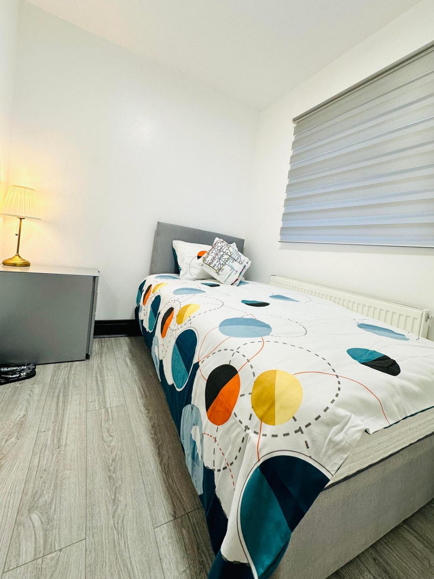 Great Place To Live In Dartford - Kent Aparthotel Bagian luar foto